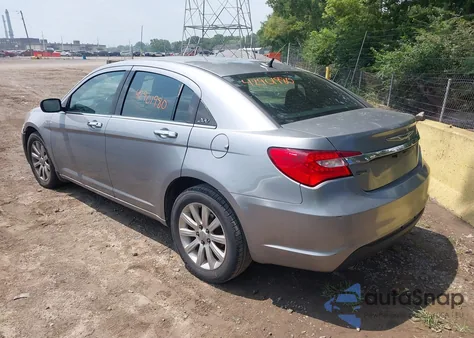 2013 Chrysler 200 Limited из США, поврежденный, VIN 1C3CCBCG3DN664587